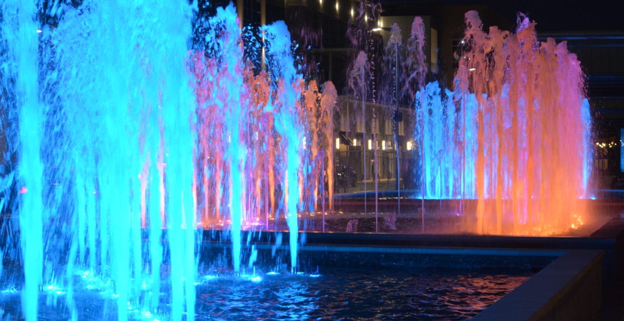 retail entertainment water feature